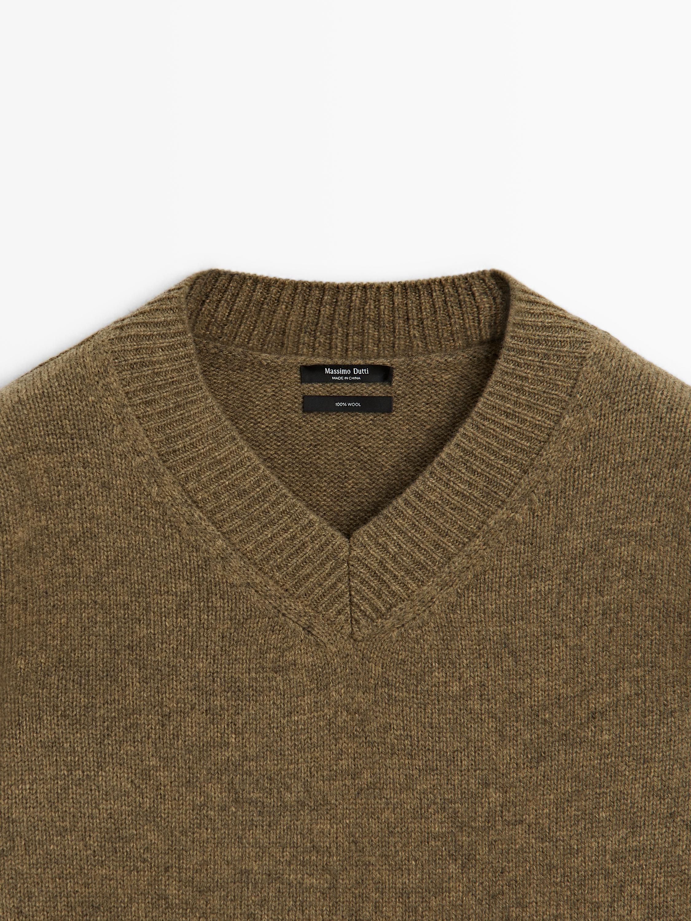 Wool V-neck knit sweater